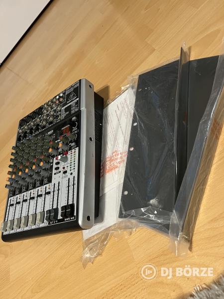 Behringer XENYX X1204USB 4 mono, 2 sztereó csatornás, 2/2-buszos USB-s keverő