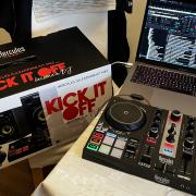 Hercules Inpulse 200 MK2 Dj Kontroller + HDP DJ45 Dj Fejhallgató - Muziker Garis