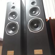 Quadral Tornado hangfalpár eladó