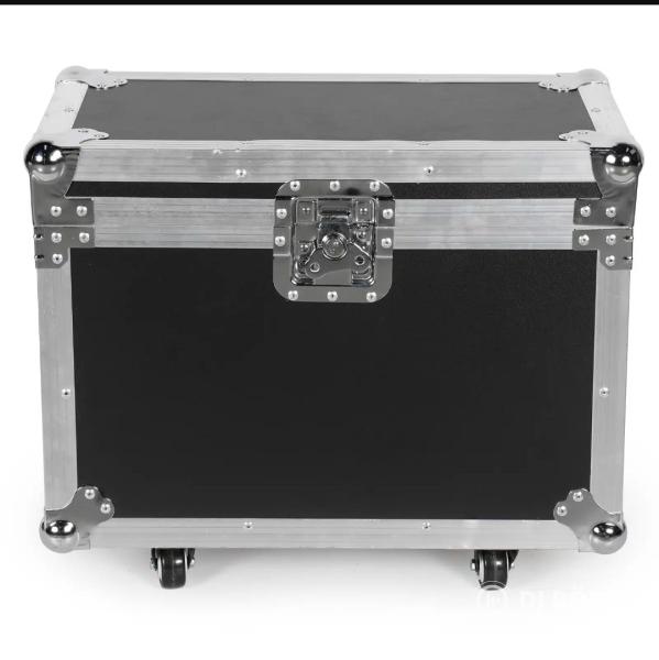 Eladó számlával, garanciával, új 120 watt beam&spot robotlámpák, rackekkel