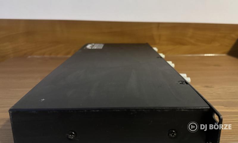 Invotone Iha 4 Pro fejhallgató erősítő és jelelosztó szép állapotban.