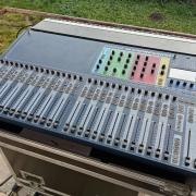 Soundcraft Si Expression-3 digitális keverőpult eladó.