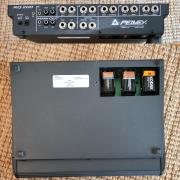 PEAVEY RQ 200 és BEHRINGER XENYX802 mixerek - külső tápok nélkül