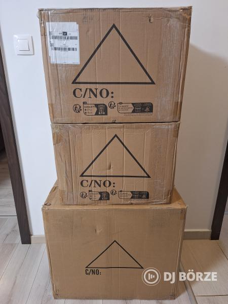 Év végi akciós áron eladó 2 db 230 watt 7R robotlámpa rackkel