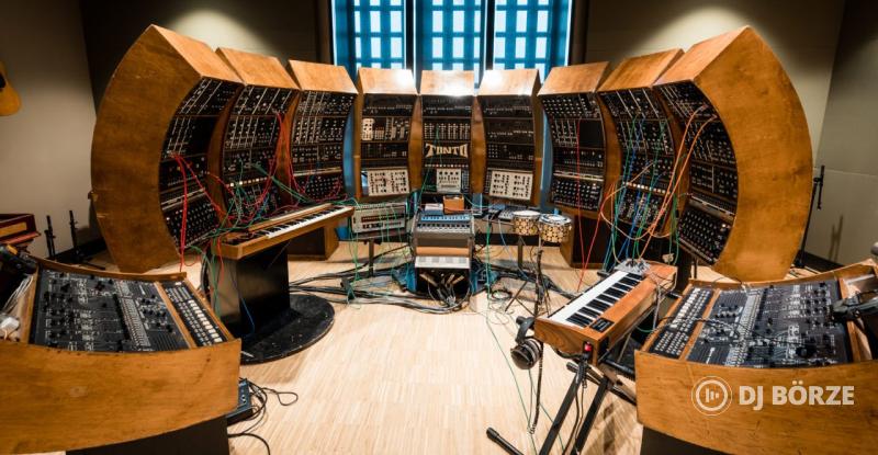 szintik, stúdiócuccok