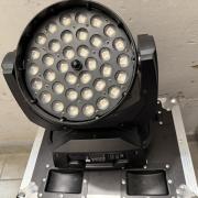 Eladó 36x18W Wash Zoom robotlámpa