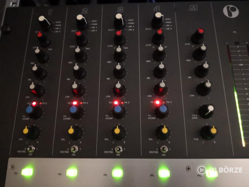 Rodec keverőpult rackben