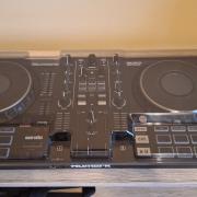 NUMARK MIXTRACK PLATINUM FX