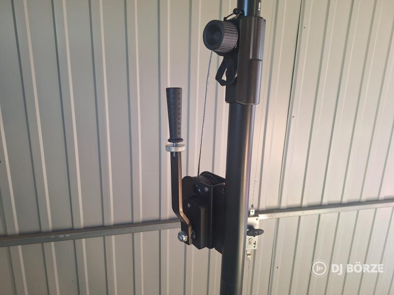 Eladó Soundstation csörlős fényállvány kiegészítőkkel