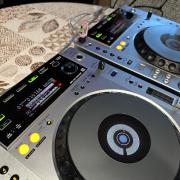 Eladó Pioneer CDJ-850-S beszámítás is lehetséges!