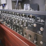 Eladó Tascam FW-1884 profi motoros faderes vezérlő + hangkártya