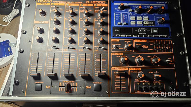 Roland DJ 2000