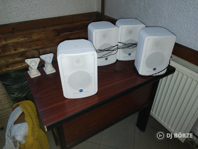2 darab Nedis erősítő, 4 darab Mackie hangfal, keverő
