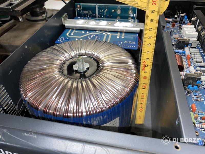 Aolong (Konzert) H3000, 2x1500W 4ohm, 2x950W 8 ohm, H osztályú végfok