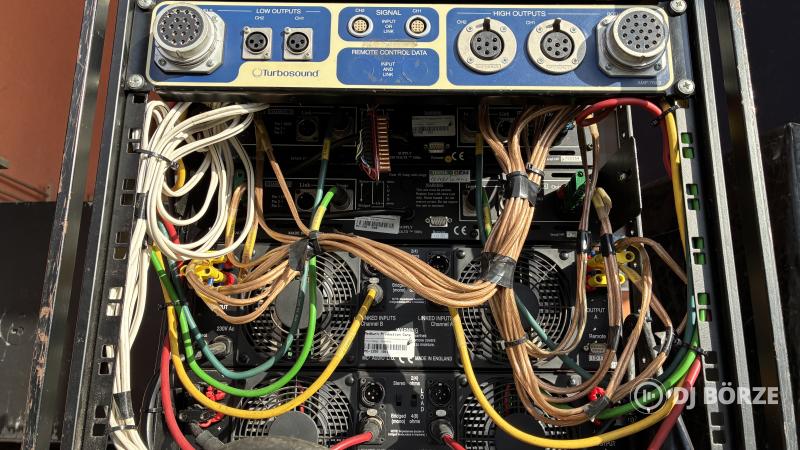 MC2 végfok rack: 2 x MC750 + 2 x MC1250