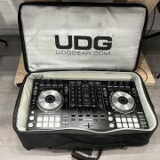 UDG Urbanite Controller Bagpack XL HÁTIZSÁK kontrollereknek