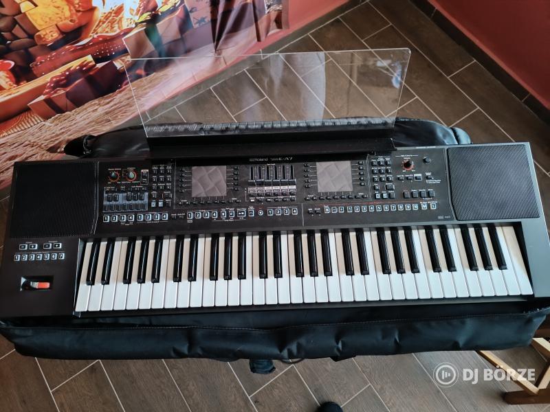 Roland EA7 szintetizator