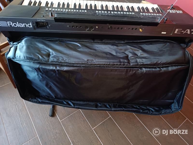 Roland EA7 szintetizator