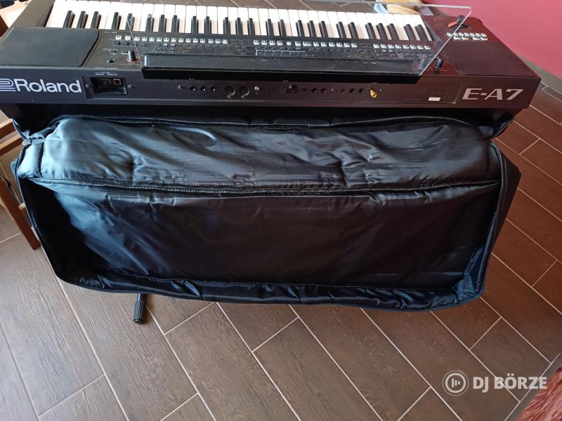 Roland EA7 szintetizator