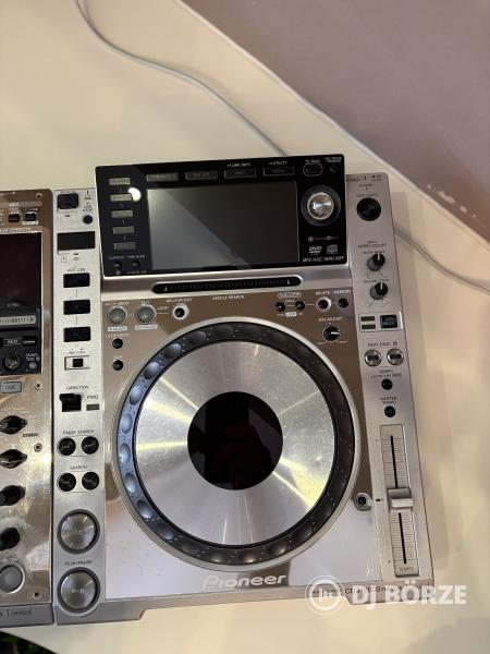 Pioneer DJ Set - 2x CDJ-2000 Nexus Platinum + DJM 900 Nexus Platinum