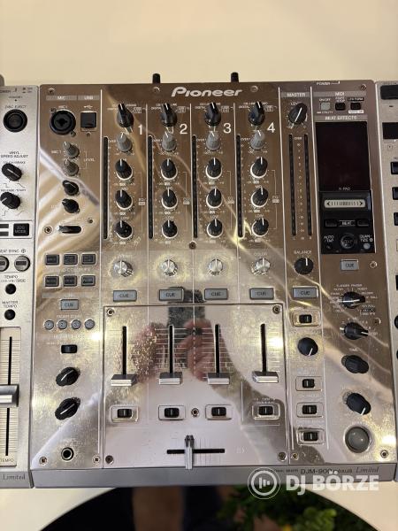 Pioneer DJ Set - 2x CDJ-2000 Nexus Platinum + DJM 900 Nexus Platinum