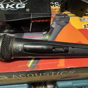 AKG vezeték nélküli mikrofon SR40 S vevő + HT 40 PRO kéziadó