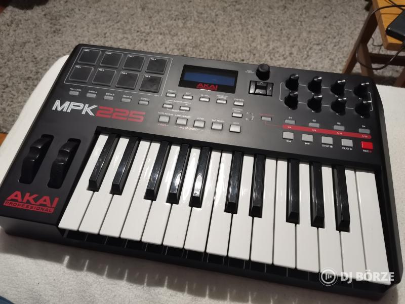 Akai MPK 225 Midi kontroller
