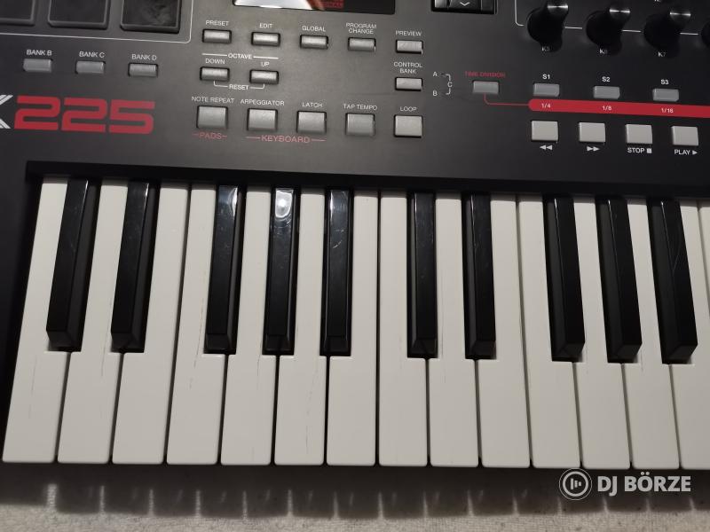 Akai MPK 225 Midi kontroller