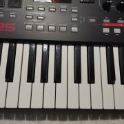 Akai MPK 225 Midi kontroller