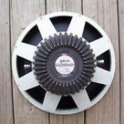 Sok-sok 8", 10", 12", 15",18", 21" hangszórók, ringek, 1"-2" driverek, 1"- 2" tölcsérek