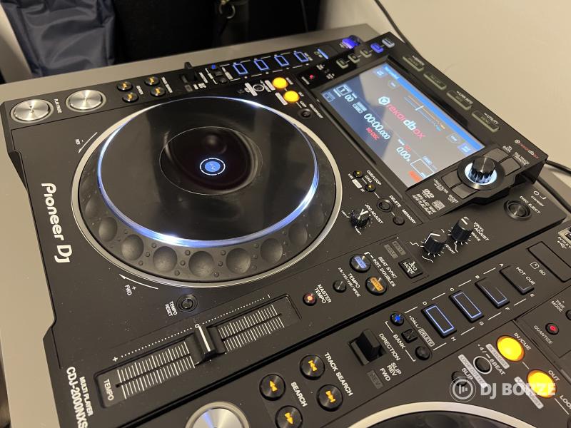 Pioneer CDJ 2000 NXS2 lejátszó