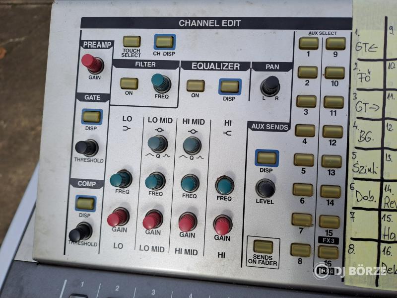 Roland M400 Vmixer rackben+ 2digitbox+ cat 5 kábel