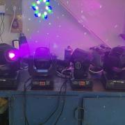 Eladó 2db Showtec Phanton 50 led spot és 2db Fénytechnikashop-os Bee eye laser robotlámpák