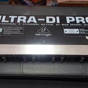 Behringer DI4000 aktív Di-box