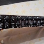 Behringer RX1602 rack keverő