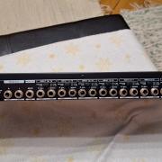 Behringer RX1602 rack keverő