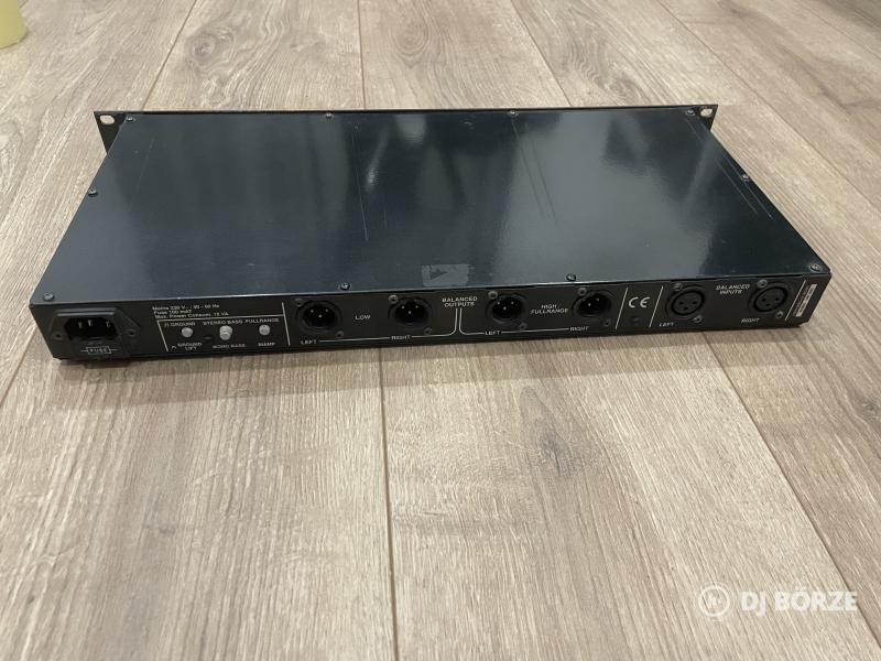 Hk audio AC22 aktív hangváltó