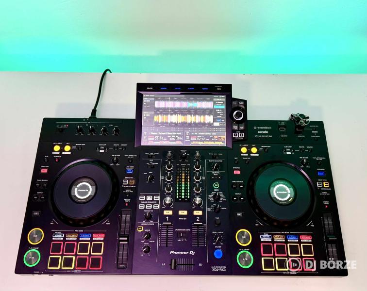 Pioneer XDJ RX3 + táska