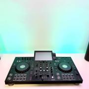 Pioneer XDJ RX3 + táska
