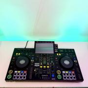 Pioneer XDJ RX3 + táska