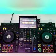 Pioneer XDJ RX3 + táska