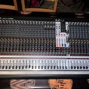 Behringer 32 csatornás keverőpult