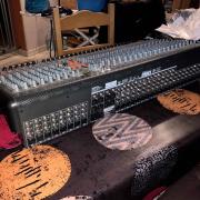 Behringer 32 csatornás keverőpult