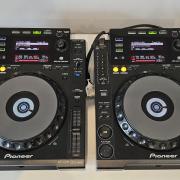 2db. Pioneer CDJ-900
