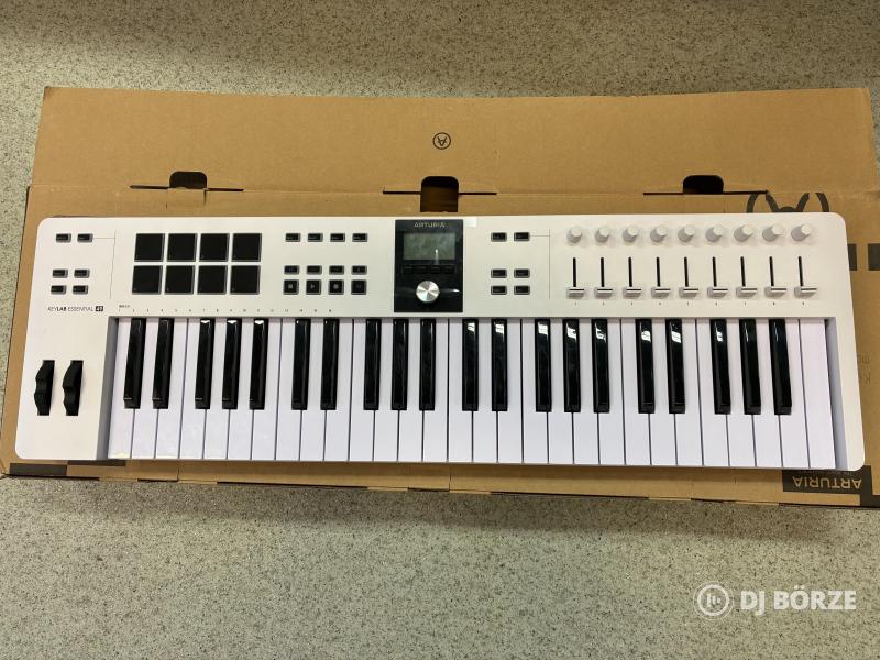 Arturia Keylab Essential mk3 MIDI billentyű  fehér színű