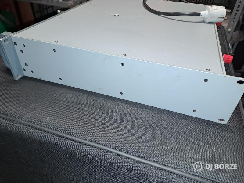 Outline SP800 erősítő