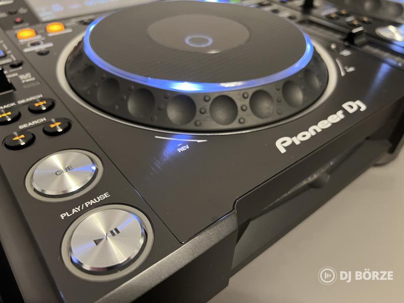Pioneed CDJ 2000 NXS2