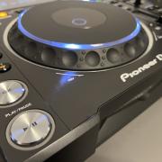 Pioneed CDJ 2000 NXS2