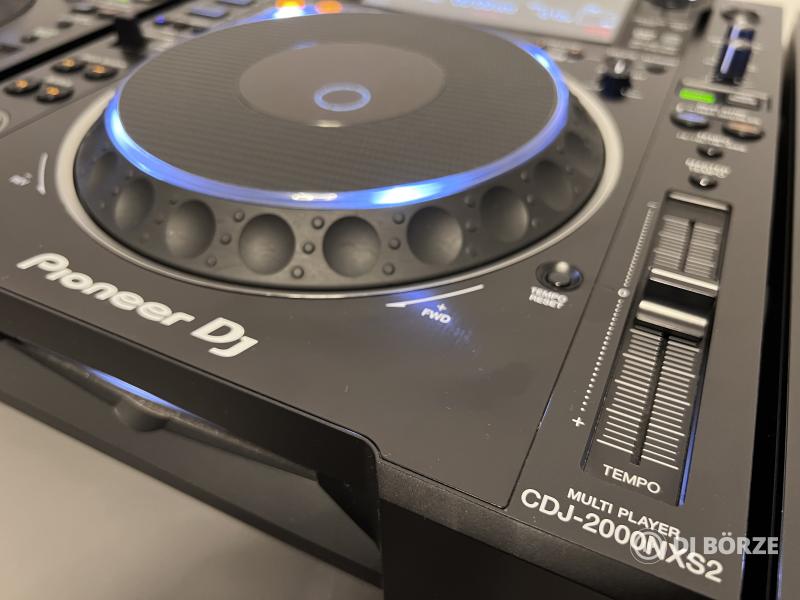 Pioneed CDJ 2000 NXS2