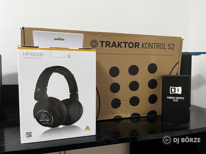 Native Instruments Traktor Kontrol S2 MK3  Kezdő Dj szett.